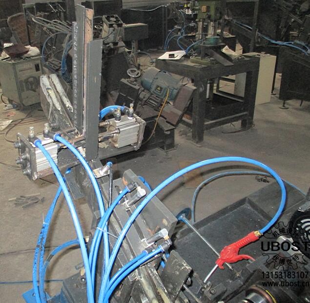 優博世特，ubost,鉆孔機，銷軸，螺栓，自動，攻絲機，機械手，非標自動化，設備，銷軸鉆孔機，螺栓鉆孔機，